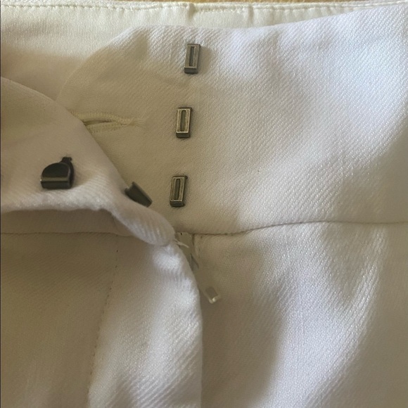 EXRESS-WHITE SHORTS - Picture 5 of 11